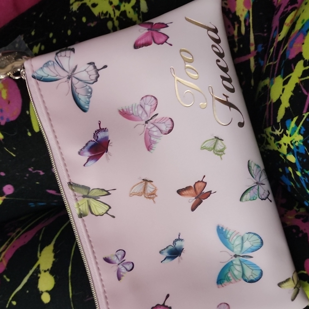 Too Faced Pink Faux Leather Butterfly Cosmetic Makeup Bag Gold Heart Zipper Pull